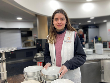 Distribution de repas chauds avec la Chorba à l'Hôtel de Ville