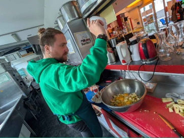Préparation de soupe et de repas avec Dans Ma Rue