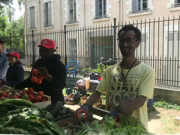 Glanage au marché des Lices