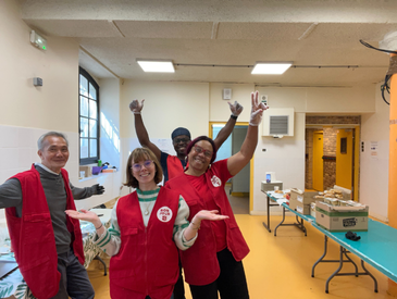 Distribution de petits déjeuners avec l'Armée du Salut