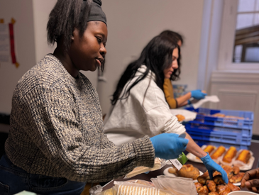 Distribuez des repas chauds avec l'Armée du Salut
