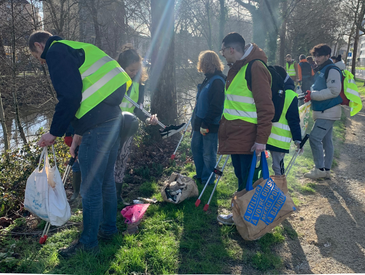 Ramassage de déchets avec Amisep