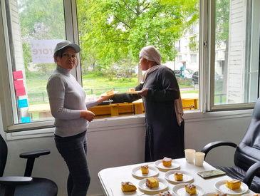 Aider au Café Solidaire avec Aurore